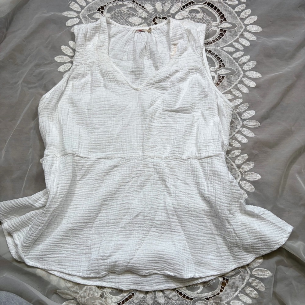 Faherty White Organic Cotton Gauze Sleeveless V-Neck Peplum Top Medium